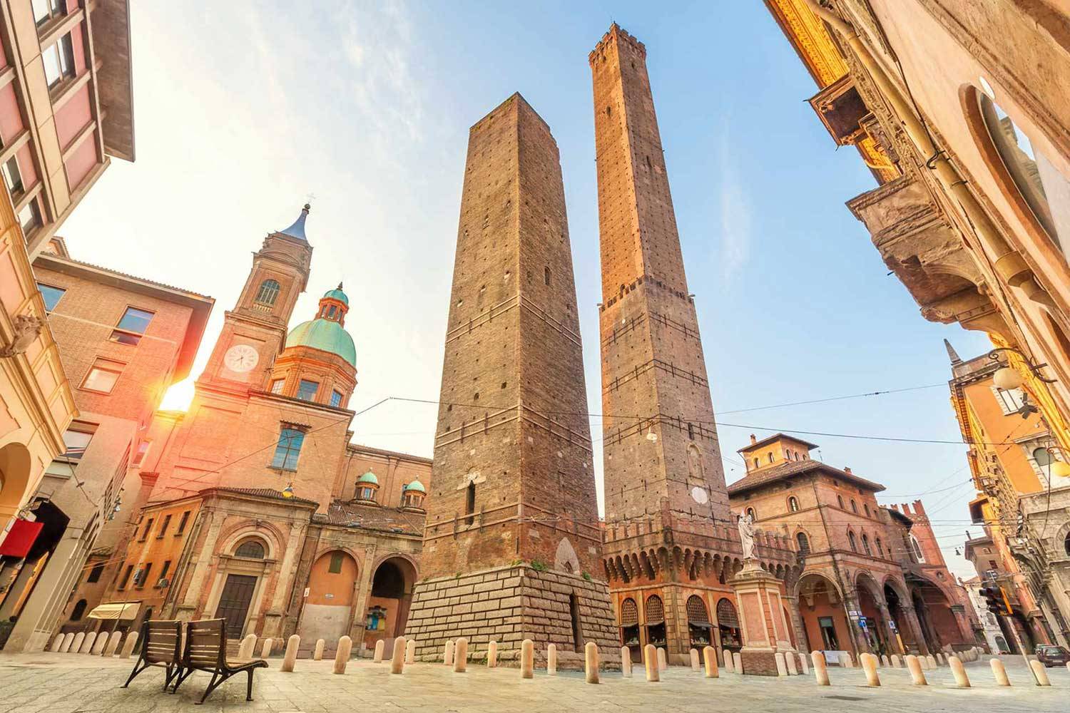 Selectour Carol' Voyages Nous vous ferons aimer le monde italie bologne deux tours